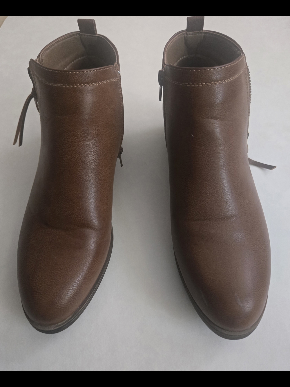 London Fog Chestnut Brown Leather Ankle Booties Size 9